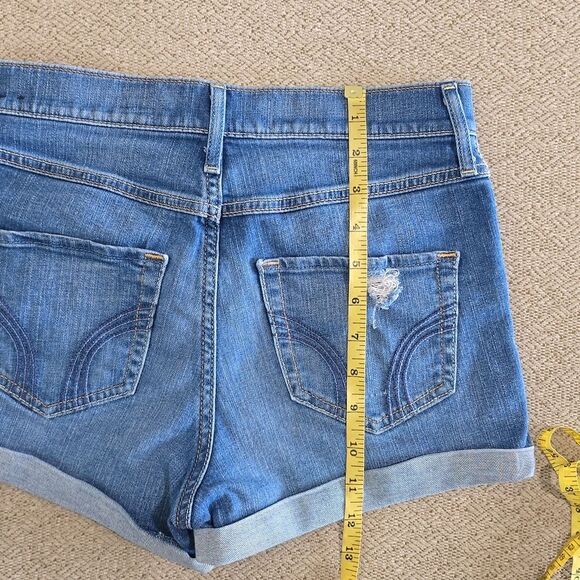 Hollister High Rise Distressed Shorts - Size 3/26 - Picture 6 of 12